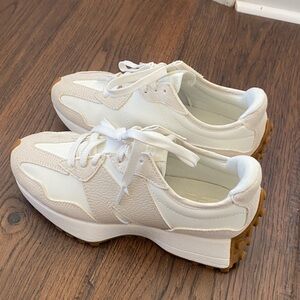 New Balance 327 Women’s Cream and White Sneakers